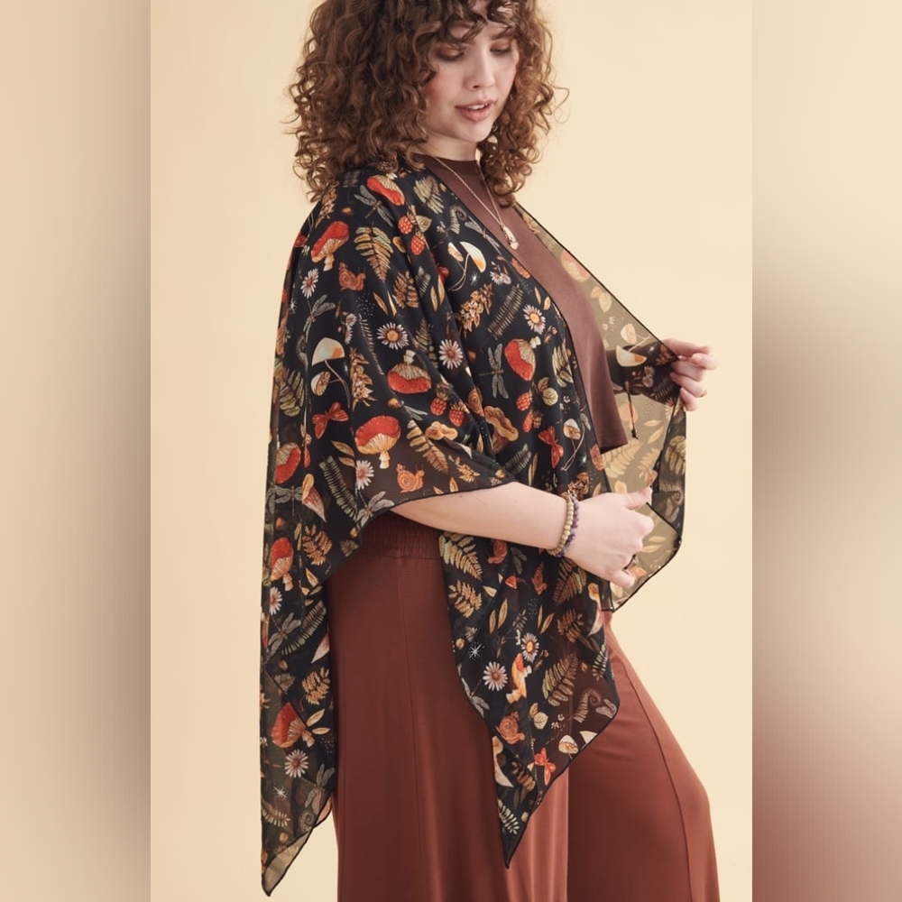 NWOT EARTHBOUND Black Floral Kimono Top